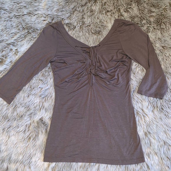 3/$25 is\bella Los Angeles Taupe Cold Shoulder Top - Picture 4 of 5